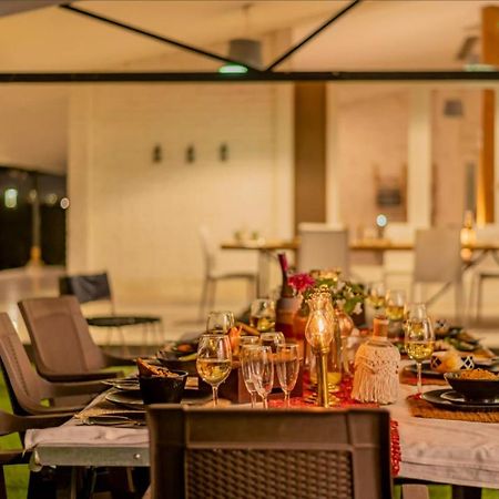 Saffronstays Onellaa, Nashik - Infinity Pool Villa Surrounded By A Vineyard מראה חיצוני תמונה