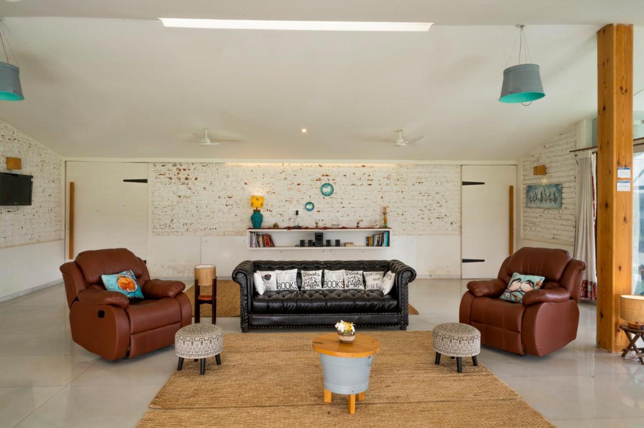 Saffronstays Onellaa, Nashik - Infinity Pool Villa Surrounded By A Vineyard מראה חיצוני תמונה