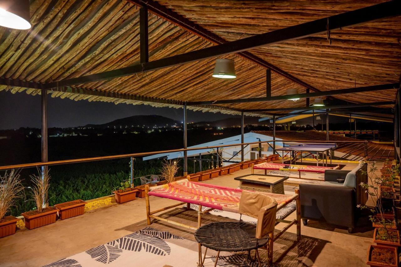 Saffronstays Onellaa, Nashik - Infinity Pool Villa Surrounded By A Vineyard מראה חיצוני תמונה