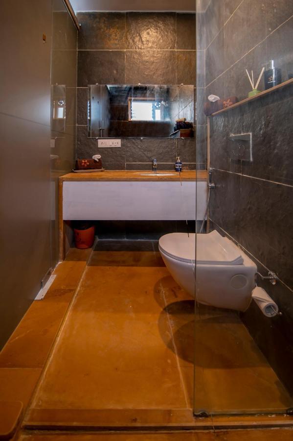 Saffronstays Onellaa, Nashik - Infinity Pool Villa Surrounded By A Vineyard מראה חיצוני תמונה