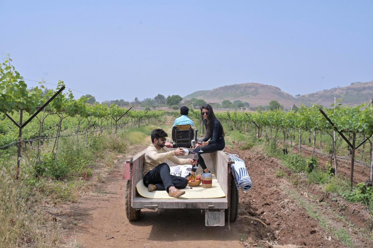 Saffronstays Onellaa, Nashik - Infinity Pool Villa Surrounded By A Vineyard מראה חיצוני תמונה