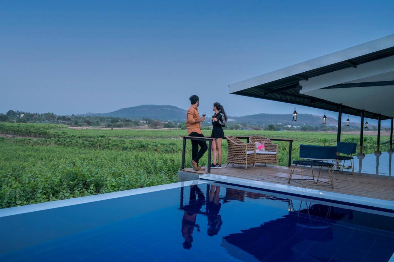 Saffronstays Onellaa, Nashik - Infinity Pool Villa Surrounded By A Vineyard מראה חיצוני תמונה
