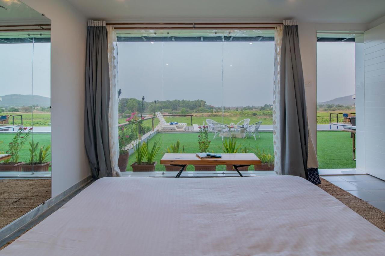 Saffronstays Onellaa, Nashik - Infinity Pool Villa Surrounded By A Vineyard מראה חיצוני תמונה