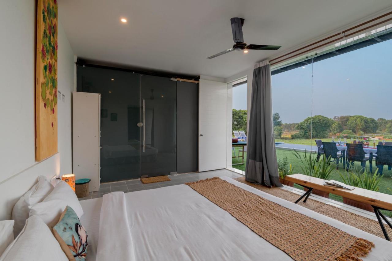 Saffronstays Onellaa, Nashik - Infinity Pool Villa Surrounded By A Vineyard מראה חיצוני תמונה