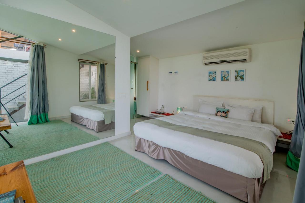 Saffronstays Onellaa, Nashik - Infinity Pool Villa Surrounded By A Vineyard מראה חיצוני תמונה